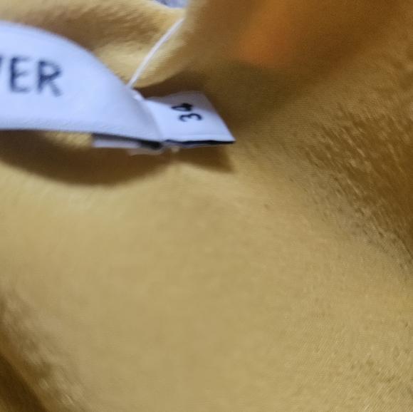 100% Silk Top - Picture 7 of 9